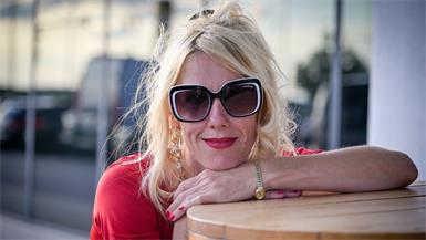 Nina Mayer erzählt in ihrer Kolumne die Geschichten hinter den Geschichten.