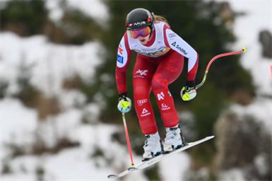 Nina Ortlieb in Tarvis knapp am Abfahrtspodest vorbei