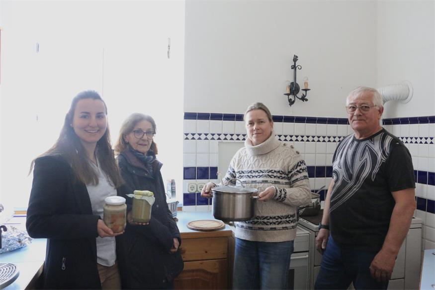 Nina Pernsteiner, Waltraut Ulrich, Alexandra Heissenberger und Josef Hummel bereiteten den Gästen ein gelungenes Fastensuppenessen.