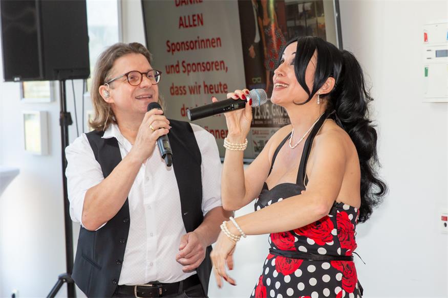 Nina Stern und Franky Wild begeisterten das Publikum im Pflegekompetenzzentrum Großpetersdorf. 