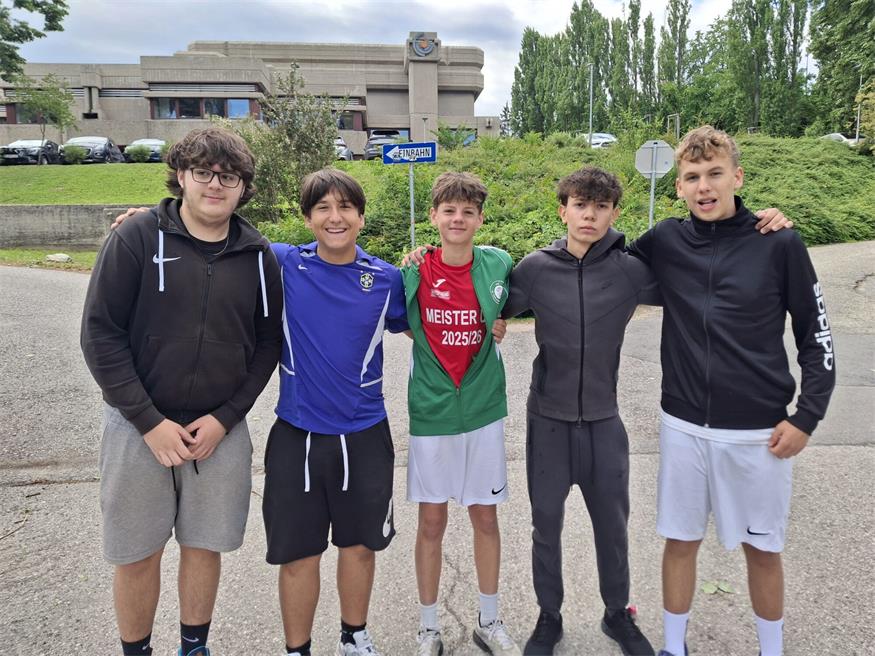 Nino, Mario, Leo, Jamie und Justin vor dem Start.