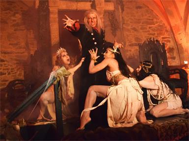 Noch bis 31. Oktober gibt es in Lockenhaus das Dracula-Eventtheater. 