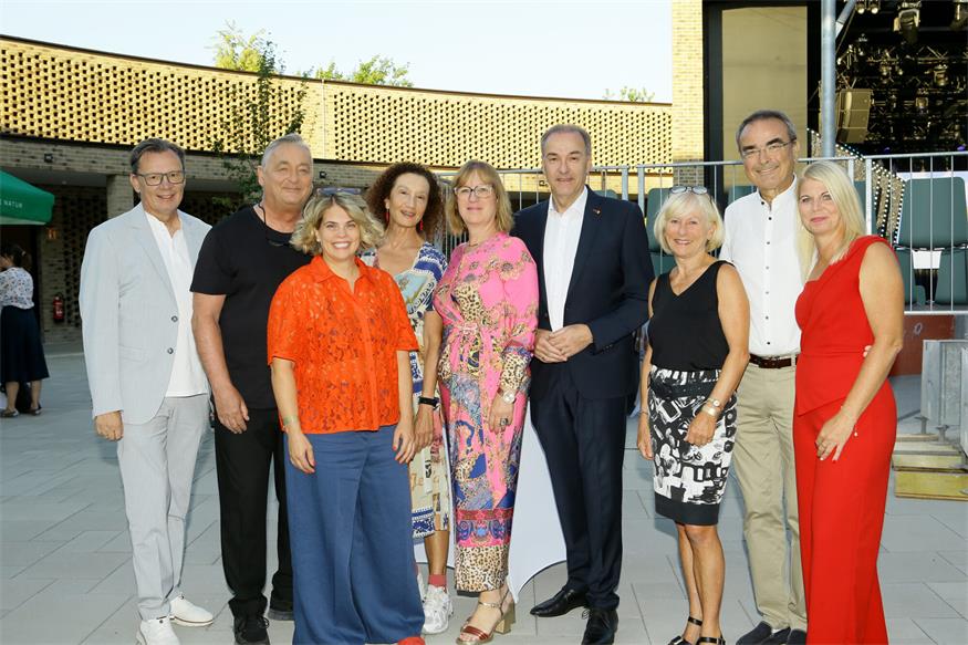 Norbert Darabos, Andreas Vitasek, Claudia Priber, Konstanze Breitebner, Karin Schneemann, Leonhard Schneemann, Waltraud Lang, Gilbert Lang und Edith Weber. 