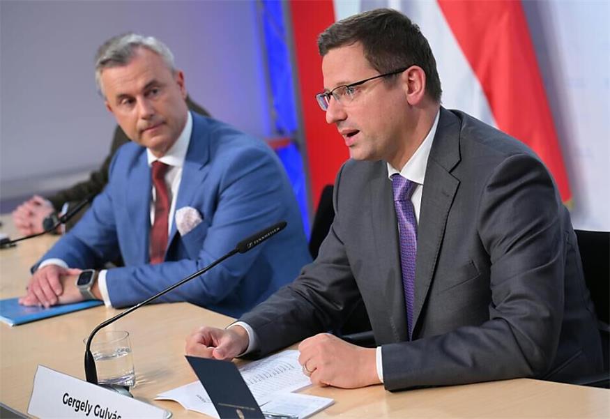 Norbert Hofer und Gergely Gulyás bei Pressekonferenz in Wien