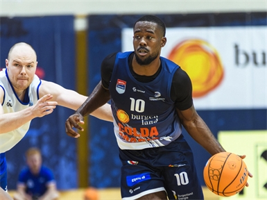 Ob Austen Awosika (rechts) am Sonntag gegen den BC Vienna spielen kann, ist fraglich. Zuletzt fehlte er nach einer Schwellung und Entzündung im Knie nach zwei bärenstarken Matches (im Schnitt 19 Punkte und 9 Assists).