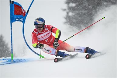 Odermatt legte im Adelboden-Riesentorlauf vor