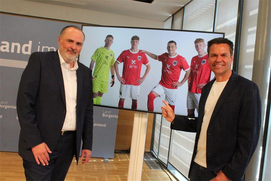 ÖFB-Kicker machen Werbung für die Public Viewings. Landeshauptmann Hans Peter Doskozil und Burgenland-Tourismus-Geschäftsführer Didi Tunkel (v.l.) stellten die Details zum EURO-Programm vor.