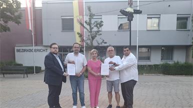 ÖVP-Obmann Thomas Haffer, SPÖ-Obmann Thomas Nikles, SPÖ-Bürgermeisterin Claudia Schlager, Klaus Jelinek (Grüne) und Markus Mrkonjic (FPÖ) sprechen sich für den Erhalt des Bezirksgerichtes aus.