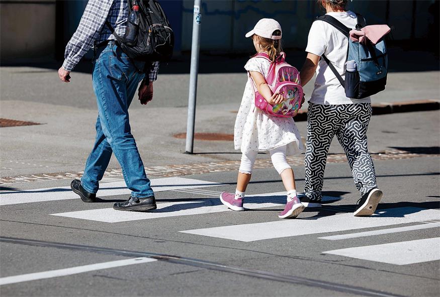 Oft geht's bei den Problemzonen um Zebrastreifen: Die Entschärfung gefährlicher Stellen ist aber nicht alles – Rücksicht und Vorsicht bleiben oberstes Gebot im Straßenverkehr.
