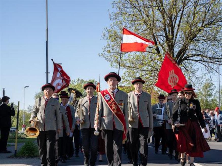 Ministerin beging Staatsfeiertag in Ollersdorf