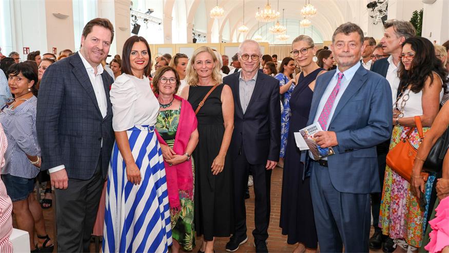 Oper im Steinbruch-Intendant Daniel Serafin, Landtagspräsidentin Astrid Eisenkopf, Bürgermeisterin von Siegendorf Rita Stenger, Festspieldirektor Dietmar Posteiner, Petra Mayer, Esterházy-Schlossherr Stefan Ottrubay.