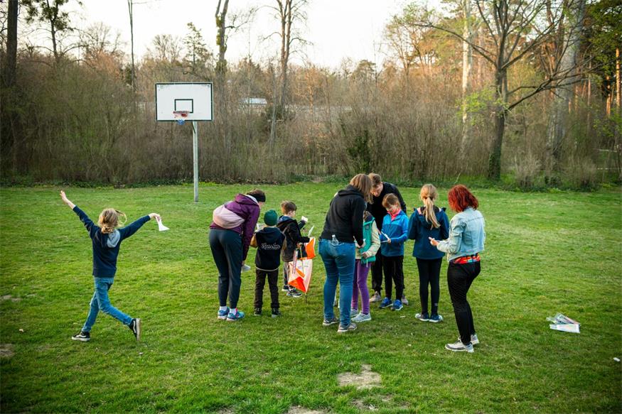 Orientieren im Gelände macht in jedem Alter viel Spaß. Gelegenheit zum Schnuppern gibt es diese Woche.