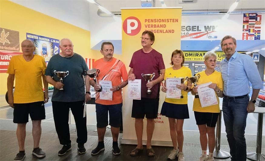 PVÖ-Landessportreferent Walter Martna, Gerhard Iby, Herbert Jandrisits, Karl Hombauer, Eva Schlaffer, Helene Martna, PVÖ-Landessekretär Helmut Schuster hielten die Preisverleihung ab.