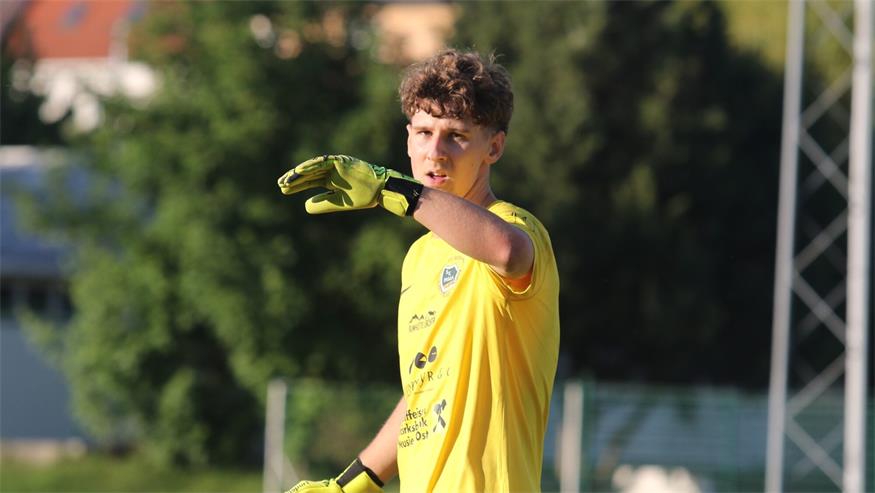 Pama bleibt in der Liga! Der SK Pama und Goalie Niklas Groß haben mit dem 3:2-Sieg gegen Pinkafeld endgültig den Klassenerhalt fixiert.
