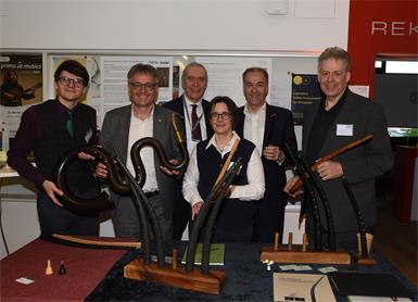 Patrik Sabo, Geschäftsführer Michael Gerbavsits, Rektor Gerhard Krammer, Beatrix Darmstädter, Landesrat Leonhard Schneemann und Günther Kleidosty in der Joseph Haydn Privathochschule.