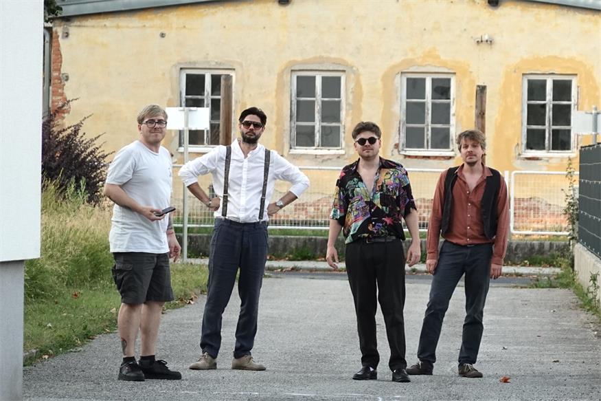 Paul Haspel, Martin Liebentritt, Max Schabl und Roland Gager beim Dreh des Videos zu ihrem neuen Song.