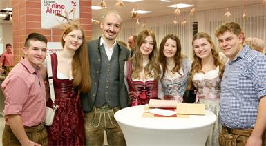 Paul Wukitsevits, Sara Schey, Florian Pleschberger, Cora Herbst, Viktoria Rantasa, Linda Pauer und Markus Majcher. 