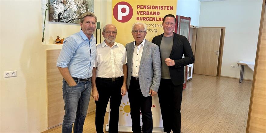 Pensionistenverbands-Landessekretär Helmut Schuster, Alt-Obmann Leopold Bogner, Neo-Obmann Alfred Grafl und SPÖ-Bezirksparteivorsitzender Landtagsabgeordneter und Bürgermeister Thomas Hoffmann.