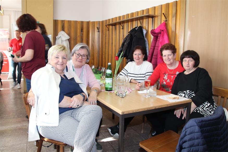Mattersburg: Eierspeise und Striezel für die Damen