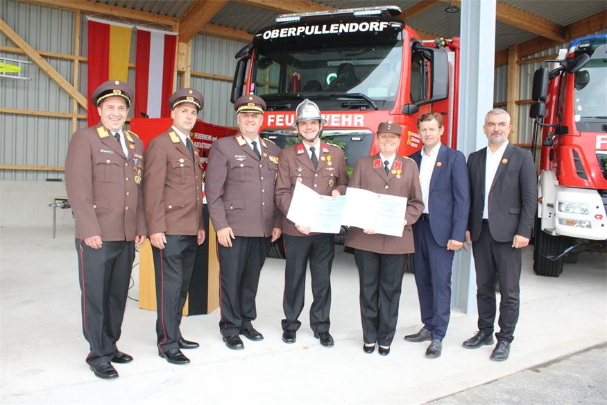 FF Oberpullendorf: Neubau und drei tonnenschwere „Kameraden“ gesegnet