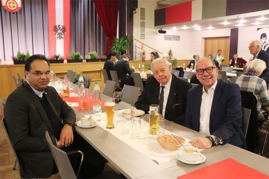 Randvoller Martinihof: Festakt zum Nationalfeiertag in Neudörfl