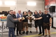 Vizebürgermeister Michael Sgarz, Jürgen Pilles, Bürgermeister Dieter Posch, Manuel Fellinger, Walter Horvath, Dennis Orecic, Bezirksfeuerwehrkommandant Adi Binder jr. und Philip Lenzinger. tner