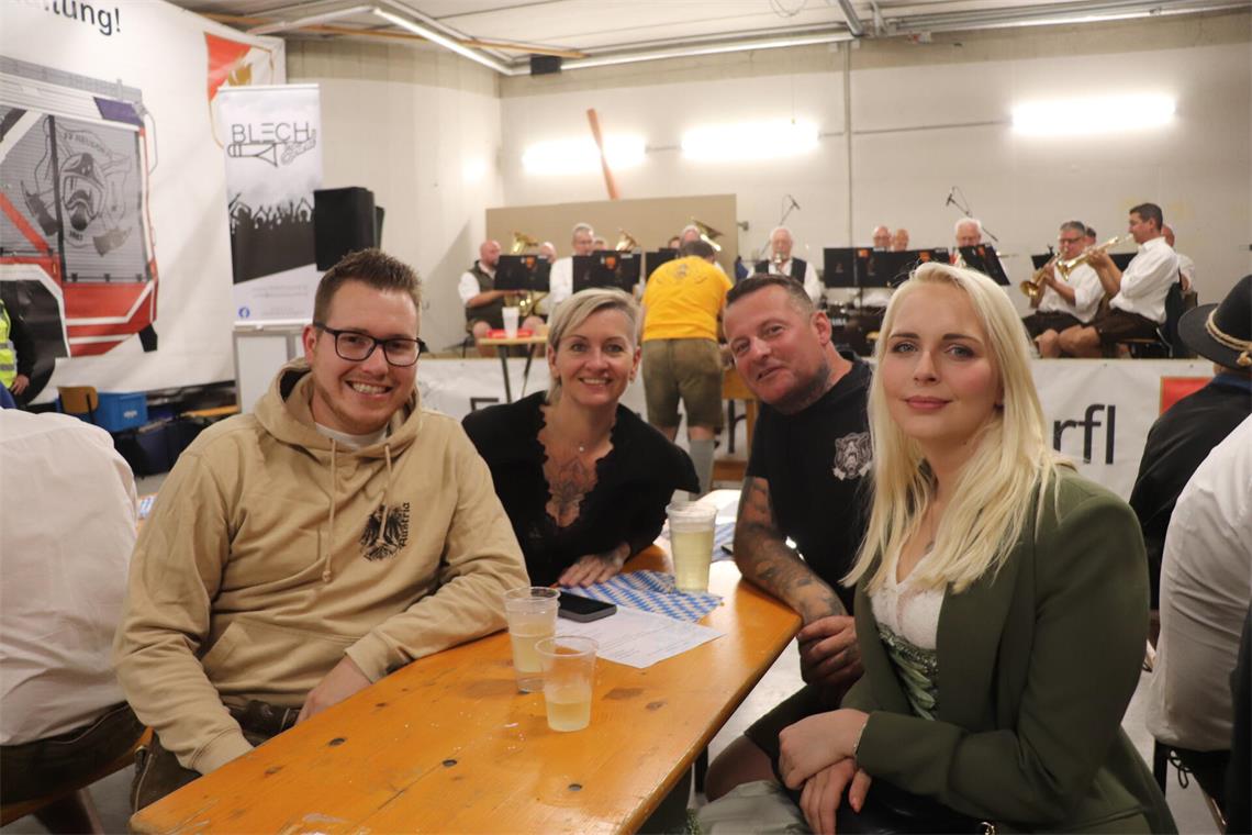 Benjamin Döller vom Heurigen-Restaurant Döller-Probuskeller, Sandra Pils von „The Art of You“, Andreas Schbesta und Kathi Unterberger.