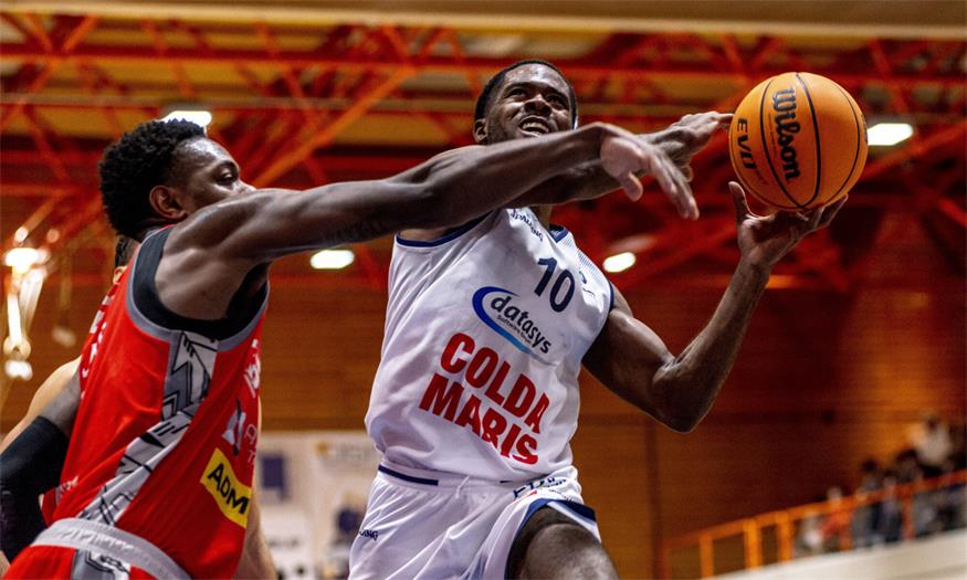 Point Guard Austen Awosika (r.) gibt ein Comeback in Eisenstadt