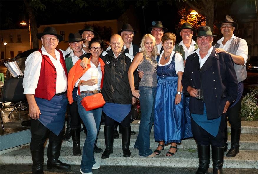 Grillparty vor der Haydnkirche