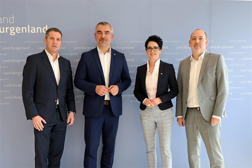 Präsentation in Eisenstadt (v.l.): Johann Thiesz, Geschäftsführer der Bau und Betrieb Burgenland, Infrastrukturlandesrat Heinrich Dorner, LIB-Geschäftsführerin Jutta Benedekund Wolfgang Heckenast, Leiter der Abteilung 5.