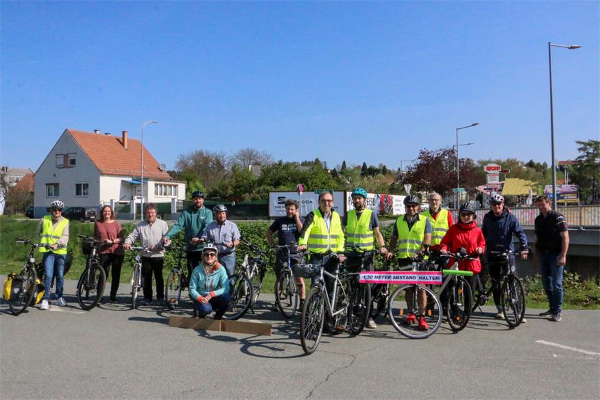 Radfahrer und Radfahrerinnen setzten sich für sicheres Radfahren in Oberpullendorf ein.