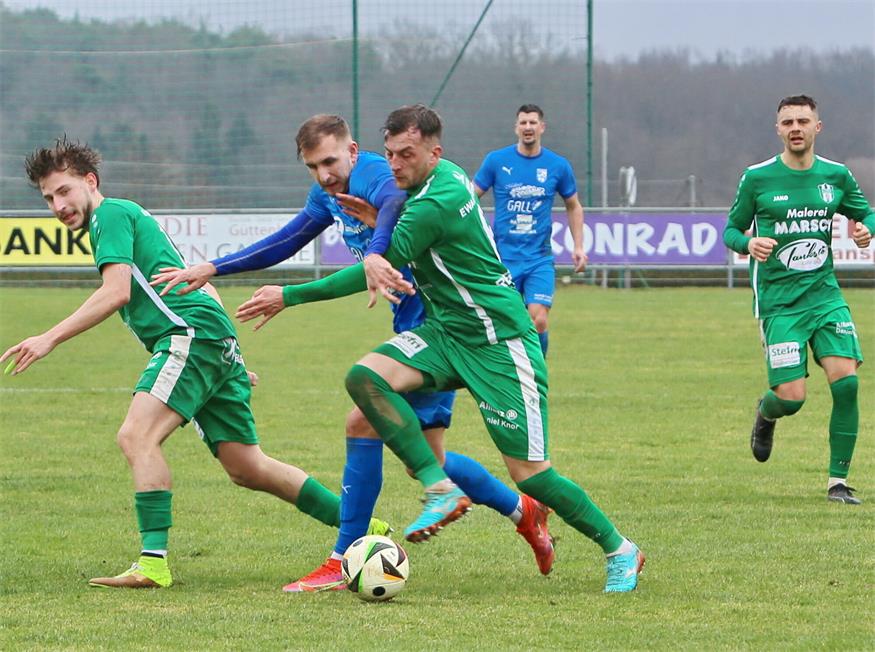 Raffael Radakovits (l.) und Robert Hötschl (r.) wollen mit Neuberg einen Schritt in die richtige Richtung machen.