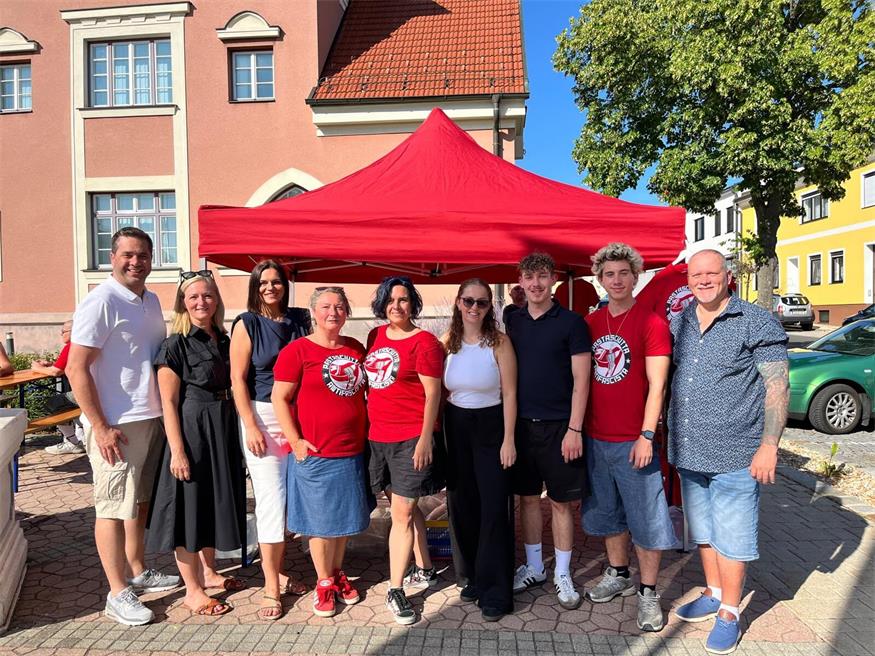 Rainer Schmitl, Rita Stenger, Astrid Eisenkopf, Natascha Gertlbauer, Eva- Christina Wolf, Vanessa Wiener, Luca Prior-Erdt, Philipp Holy, Fritz Radlspäck (v.l.n.r.)