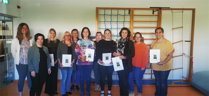Referentin Sabine Schramke, Projektkoordinatorin Marlies Nussbaumer mmit Mitarbeiterinnen der Kindergärten Gattendorf und Neudorf