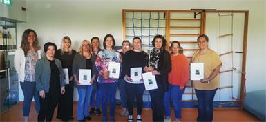 Referentin Sabine Schramke, Projektkoordinatorin Marlies Nussbaumer mmit Mitarbeiterinnen der Kindergärten Gattendorf und Neudorf