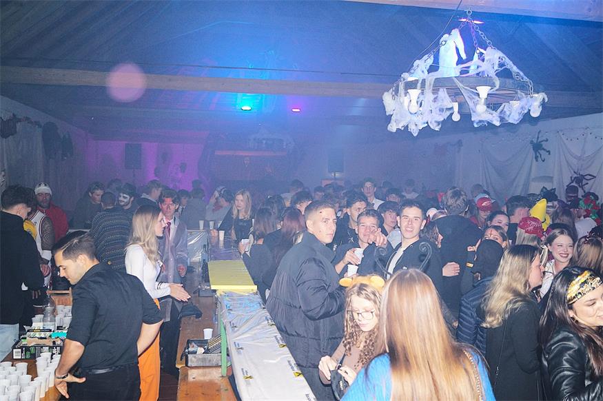 Gänsehaut und Partystimmung beim Halloween-Spektakel in Pöttsching