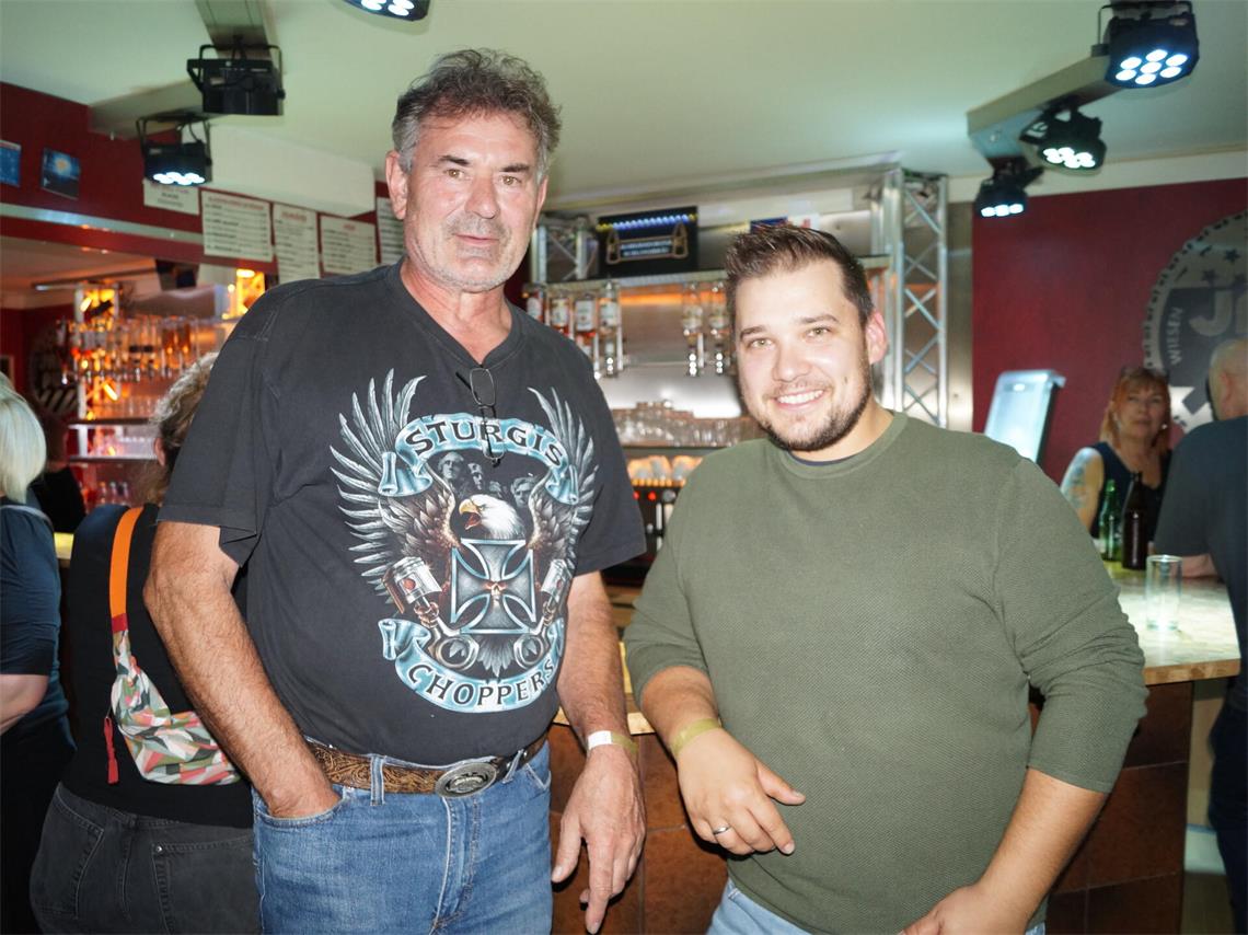 Rene Schnuder und Alexander Benczak freuten sich über die gute  Stimmung.