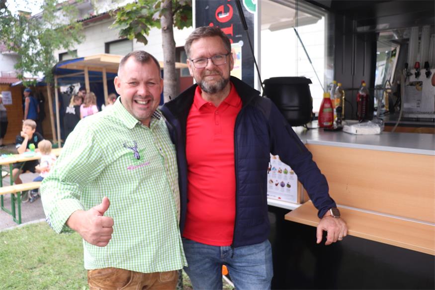 Neudörfler Dorffest: Hauptstraße verwandelte sich erneut in Festmeile
