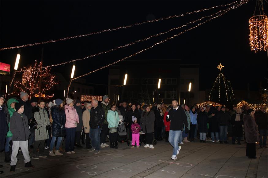 Stadtmarketing Oberpullendorf ließ Schnee und Weihnachtstöne rieseln