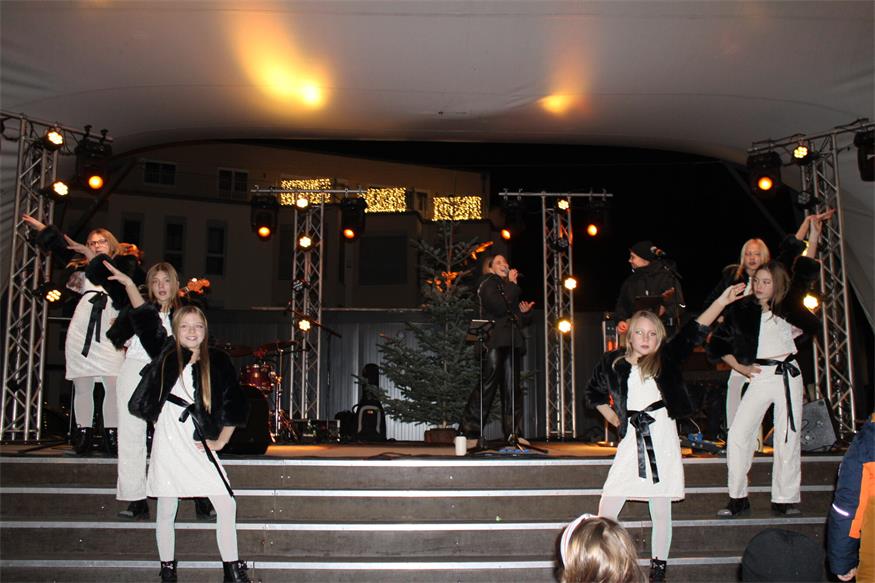 Stadtmarketing Oberpullendorf ließ Schnee und Weihnachtstöne rieseln