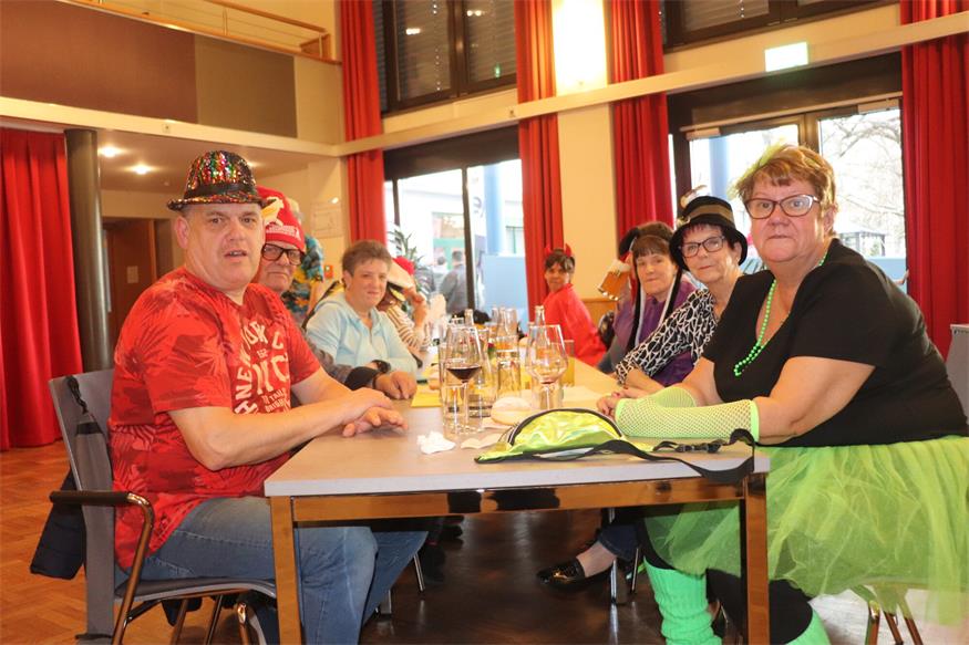 Neudörfler Pensionisten feierten den Faschingsdienstag