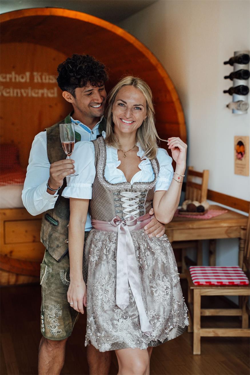 Romantisch. Übernachtung in der weltweit einzigartigen Weinfass-Suite im Winzerhof Küssler. 