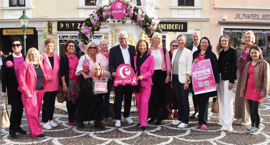 Rosa Treffpunkt. Auch am Hauptplatz in der Eisenstädter Fußgängerzone zeigt die Stadt Farbe. Bei der BVZ-Aktion waren viele Unterstützerinnen und Unterstützer auf der Straße. Begrüßt wurden sie von Bürgermeister Thomas Steiner.