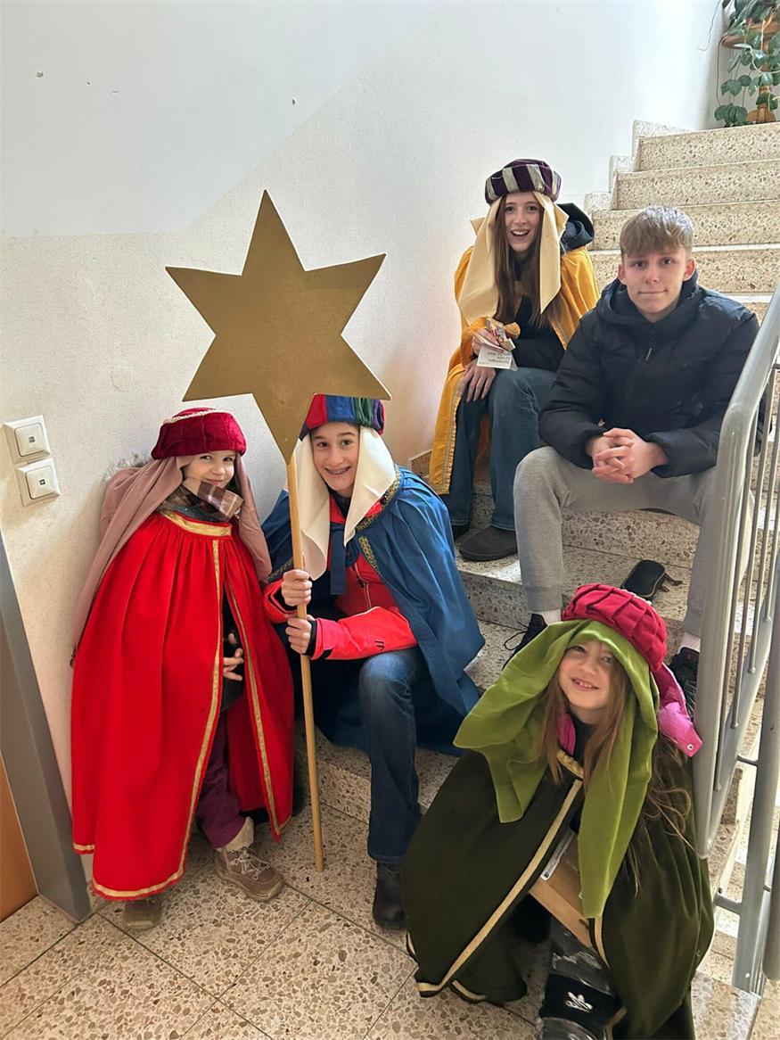 Neudörfler Sternsinger unterstützen Dreikönigsaktion