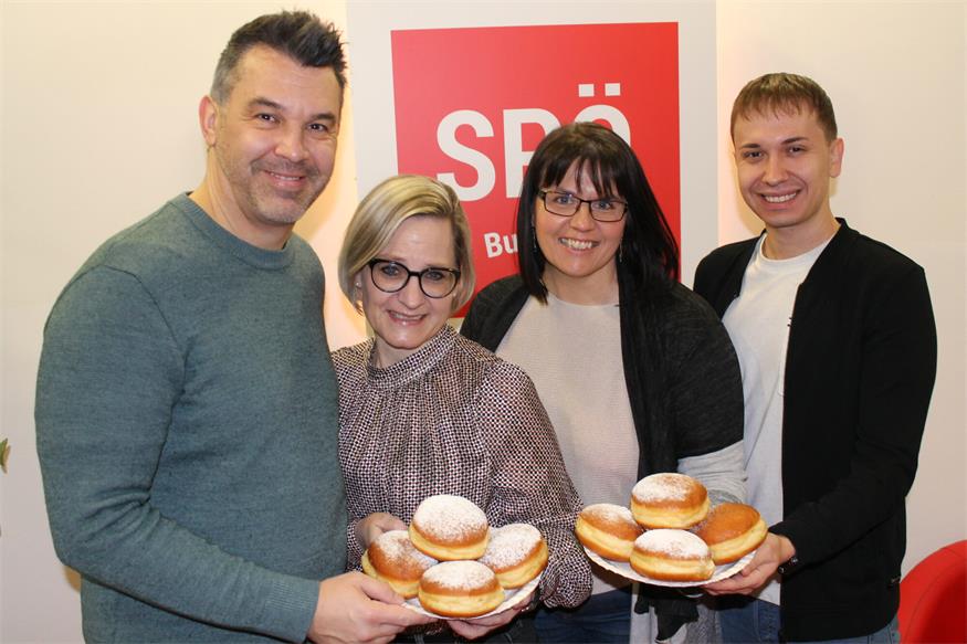 Rotes Haus: Herbert Marhold, Sandra Gerdenitsch, Susi Schachinger und Julian Aufner.