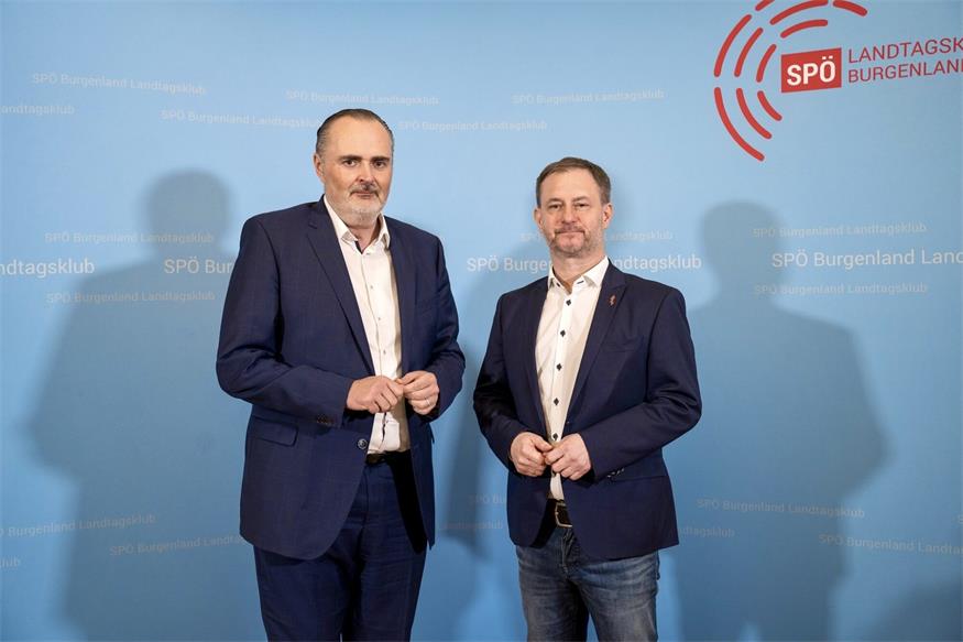 Ruf nach der Asyl-Obergrenze. Landeshauptmann Doskozil und SPÖ-Klubobmann Fürst (v.l.) in der Pressekonferenz zur Klausur. 