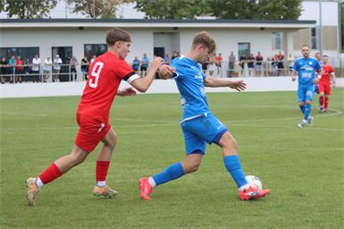 SPG Hrvati steckt nach drei Spielen tief in der Krise – beim 0:8 gegen Loipersbach war kaum Gegenwehr zu erkennen. Gästespieler Sandro Sedlatschek trug sich hingegen zweimal in die Schützenliste ein. 