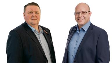 SPÖ-Abgeordneter Roman Kainrath (l.) fordert FPÖ-Mandatar Sandro Waldmann (r.) zum Landtags-Rücktritt auf.
