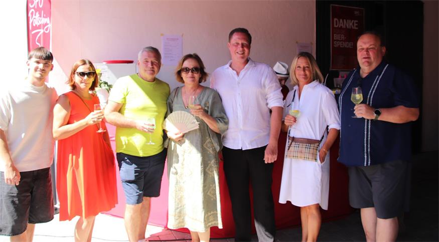 SPÖ-Bezirksobmann Thomas Hoffmann mit Luca, Tanja und Richard Eggenhofer, Ingrid Moser, Bianca Braunöder und Krensdorfs Vizebürgermeister Gerald Jagschitz.