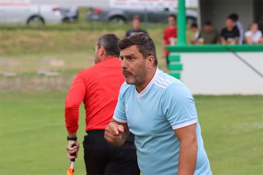 SVG-Neo-Trainer Attila Banfalvi hat ein neu formiertes Team: Nach zahlreichen Abgängen verstärken erfahrene und junge Spieler den Absteiger aus der 2. Liga Süd. 